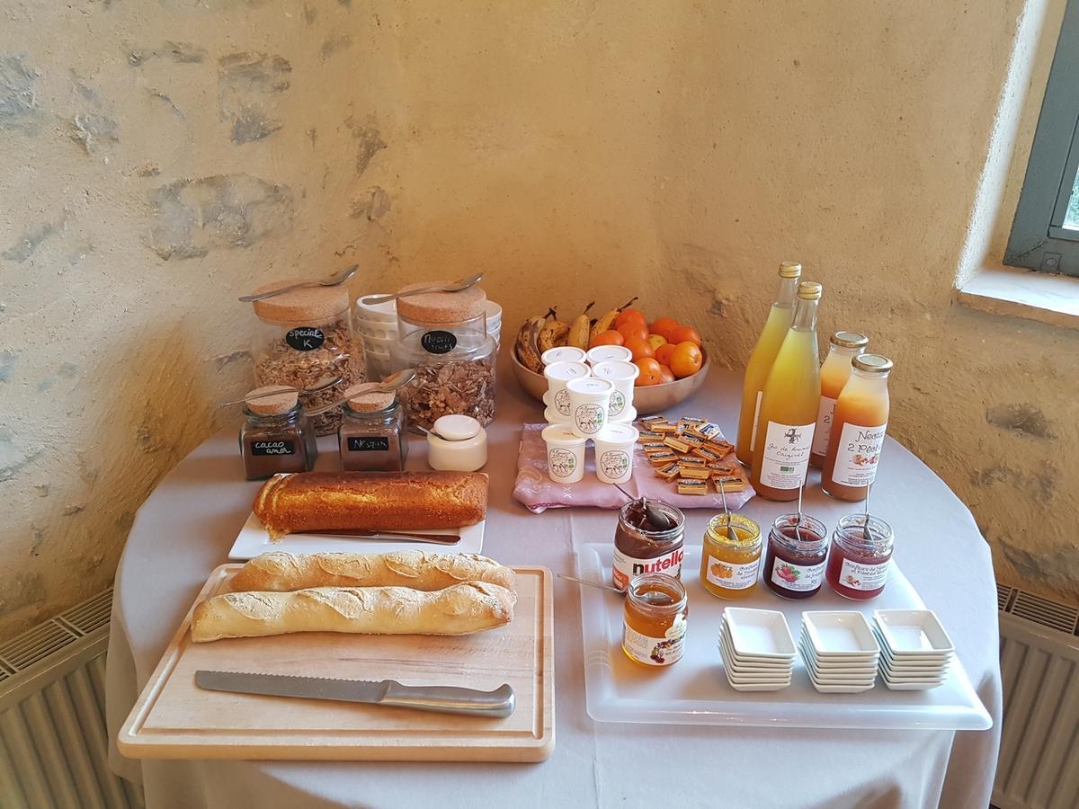 Domaine Des Massols Bed & Breakfast Marsat Екстериор снимка
